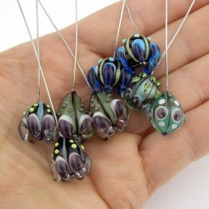 Patty-Lakinsmith_flamework-headpins_Beadology-Iowa Patty-Lakinsmith_flamework-headpins_Beadology-Iowa