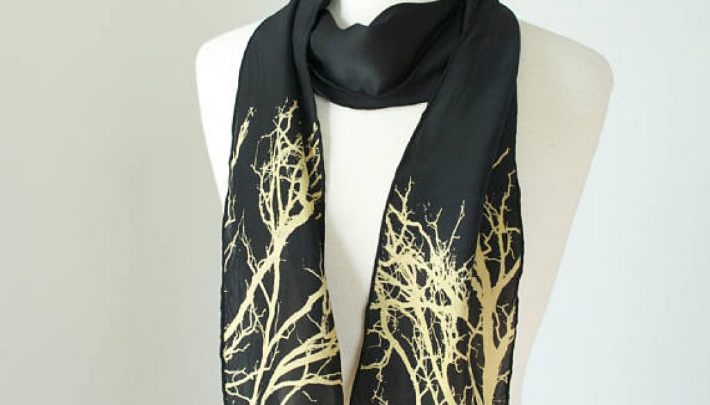 Susan-Shinnick-scarf-with-tree_Beadology-Iowa