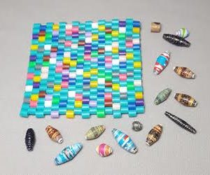 Winter-Bead-Camp_Mug-Rug_Paper-Beads_Beadology-Iowa Winter-Bead-Camp_Mug-Rug_Paper-Beads_Beadology-Iowa