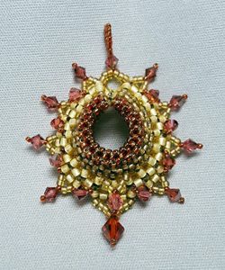 CRAW-pendant_Swarovski_Beadology-Iowa CRAW-pendant_Swarovski_Beadology-Iowa