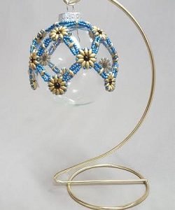 Jim-Emigh_2-hole-beaded-ornament_Beadology-Iowa Jim-Emigh_2-hole-beaded-ornament_Beadology-Iowa