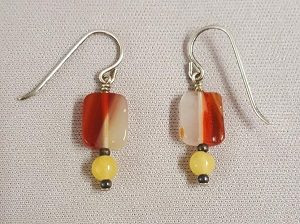 Sardonyx-Jade-earrings_Beadology-Iowa Sardonyx and Jade Earring Kit