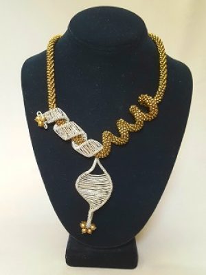 Crochet-Wirework-Necklace_Dallas-Lovette_Laurel-Kubby_Beadology-Iowa Asymmetrical Crochet and Wirework Necklace