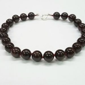 Garnet-Bracelet-knotted_Beadology-Iowa Garnet Bracelet