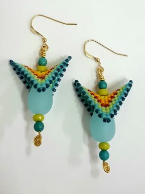 Warped-Square_Earrings_peyote_rainbow_Laurel-Kubby_Beadology-Iowa Rainbow Winged Earrings