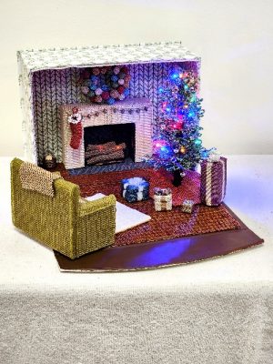 Bead Challenge 2022 : Lisa Cramer (assisted by Brian Edeker) “The Night “Bead”fore Christmas”